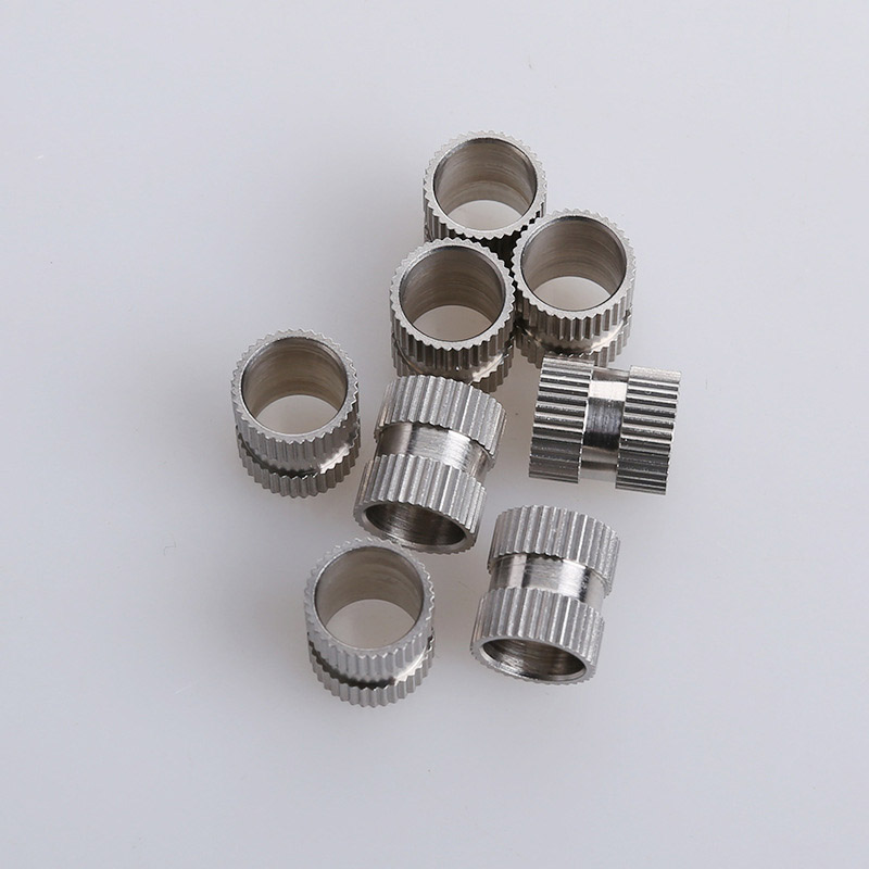 Dobbeltvejs indsatsmøtrik