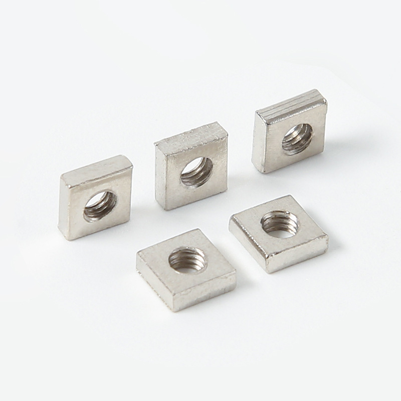 Firkantet hovedmøtrik
